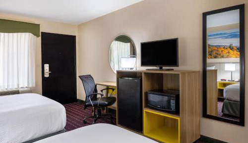 Double Room with Two Double Beds - Smoking