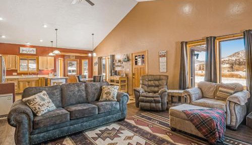 Three-Bedroom Vacation Home 