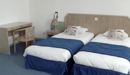 Twin Room with Private Bathroom