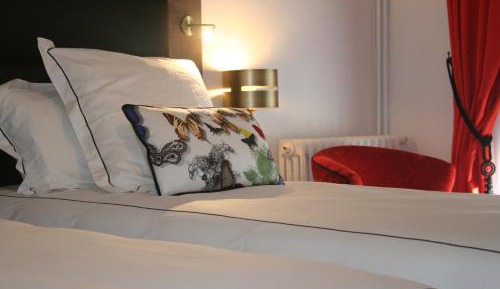 Family Room with Mountain View