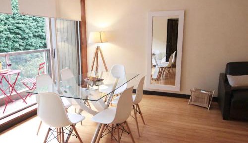 Deluxe One-Bedroom Apartment with Garden View