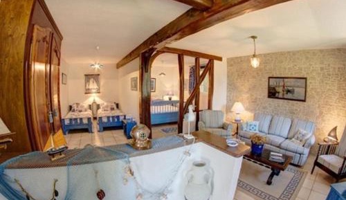 Apartment with Shower
