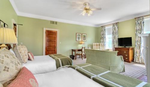 Deluxe Room 2 Queen Beds - Mountain View