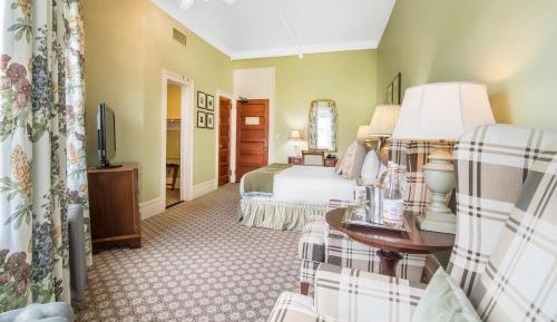 ADA Deluxe Room - 1 King Bed