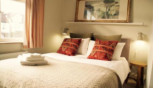 Queen Room with Garden View