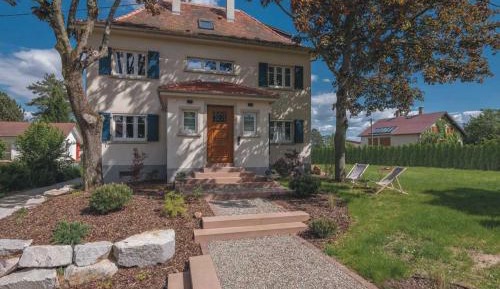 Villa with Garden View