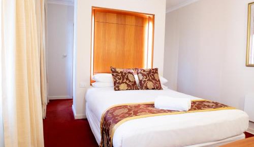 Deluxe Suite with Spa Bath