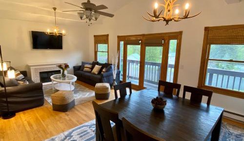 Apartment with Mountain View - Pet Friendly