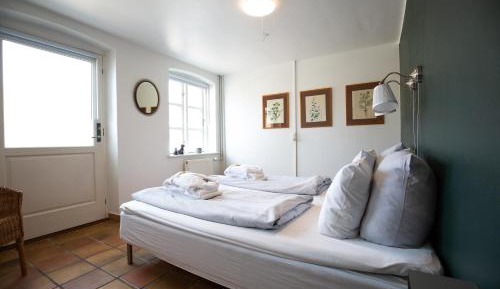 Double or Twin Room with Shared Bathroom