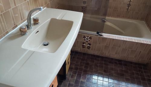 Standard Double Room with Shared Bathroom