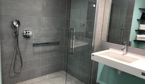 Queen Room - Disability Access