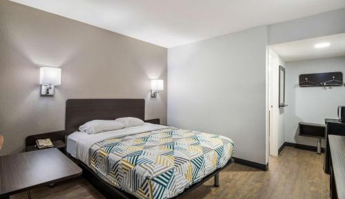 Queen Room