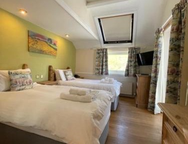 Twin Room with Lake View