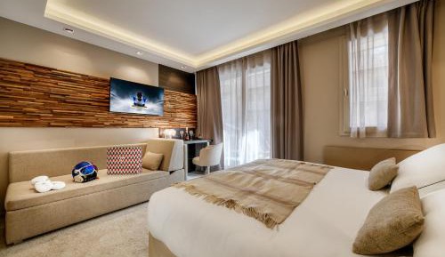 Superior Family Room (2 Adults + 1 Child)