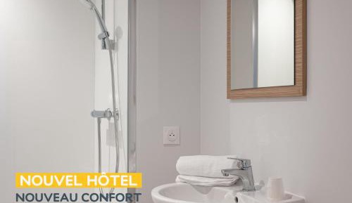 Standard Room with One Queen Bed and Two Single Beds