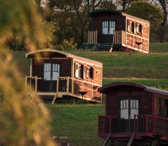 Caravan (4 Adults)