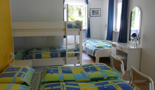 Quintuple Room