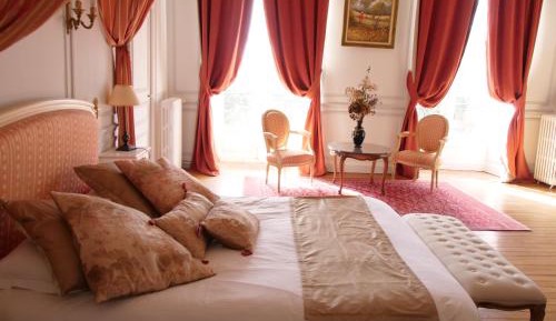 Suite with Garden View