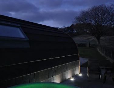 Double room with Patio and Hot Tub (Douk Ghyll)