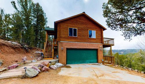 Three-Bedroom Vacation Home 