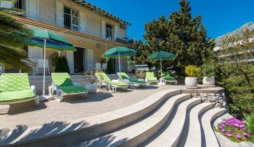 Comfort Studio Apartment with Terrace and Partial Sea View