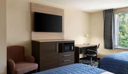 Business Queen Room- Non-Smoking