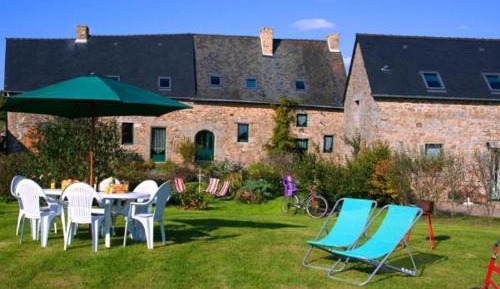 Three-Bedroom House (8 Adults)