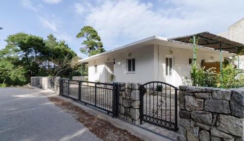 Studio Apartment with Terrace