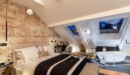 Deluxe Double Room with Bath