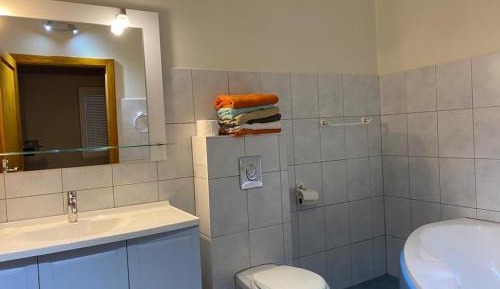 Family Room (6 Adults)