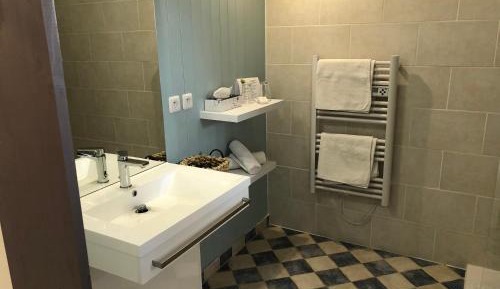 Double or Twin Room with Shower