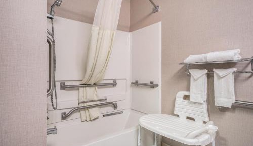 Queen Room - Accessible/Non-Smoking