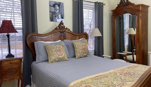 Queen Room