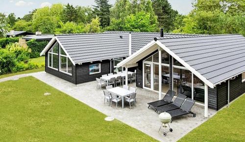 Five-Bedroom Holiday Home