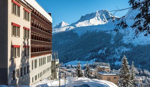 Twin Room with Shared Bathroom (incl. Skipass)