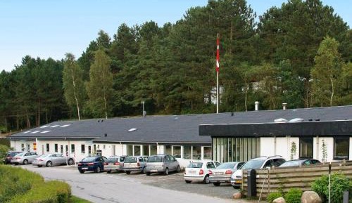Nine-Bedroom Holiday Home