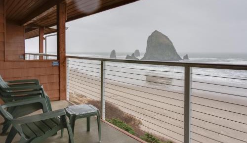 Pet Friendly Oceanfront One Bedroom Suite King/Queen Sico