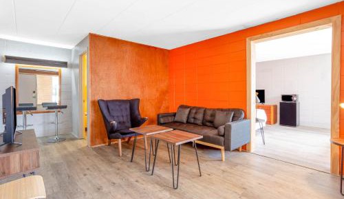 One-Bedroom Queen Suite - Non-Smoking