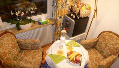 Twin Room with Shared Bathroom and Balcony