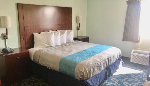 King Room with Bath Tub - Disability Access/Non-Smoking 
