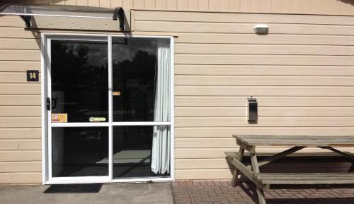 Bungalow with Kitchen