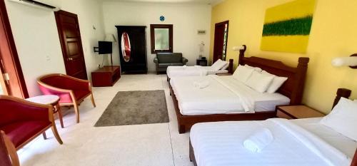 Villa with Garden View