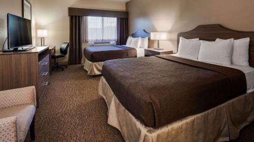 Queen Room with Two Queen Beds - Non-Smoking