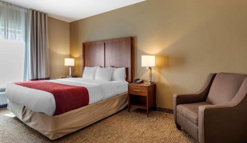 King Room with Interior Hall- Accessible/Non-Smoking