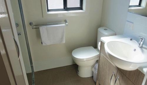 Standard 2 Bedroom Cabin - Sleeps 4