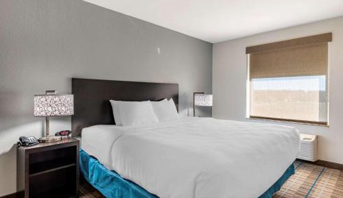 King Suite - Accessible/Non-Smoking