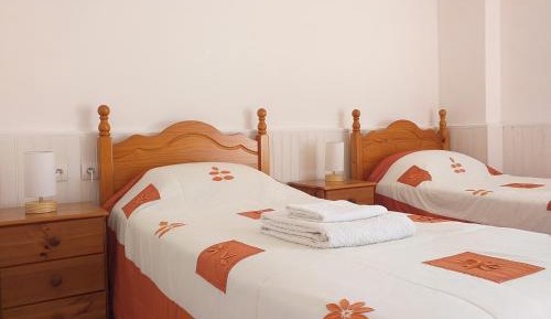 Twin Room with Shower