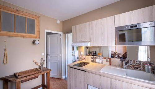 One-Bedroom Apartment with Garden View