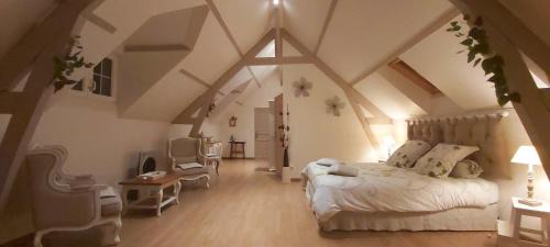 Triple Room with Private Bathroom