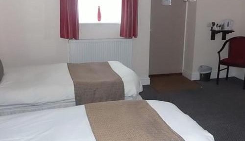 Twin Room with Private Bathroom